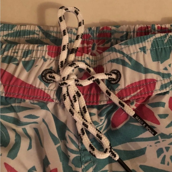 MAUI and SONS Mens Swim Shorts Size XL With Attached Shorts Lining Pull On New - Picture 6 of 10